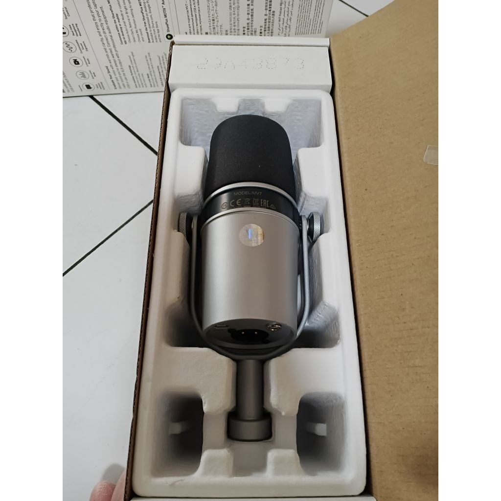 Shure MV7  มือสอง หมดประกันแล้ว ไมค์โครโฟน USB / XLR Microphone 2 ระบบ