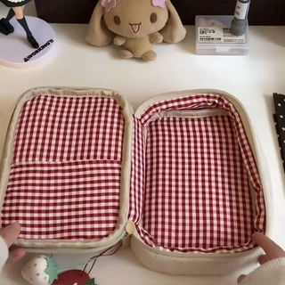 L336 กระเป๋าดินสอ กระเป๋าเครื่องสำอางค์ ลายสตรอเบอรี่ งานสวยน่ารัก พร้อมส่งจากไทย