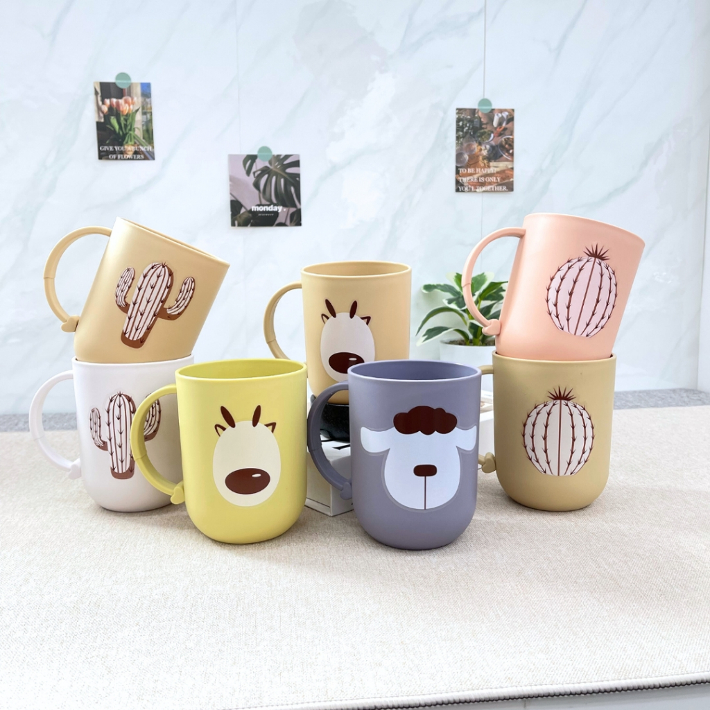 MOMOMART แก้วน้ำพลาสติก มีหูจับ 400ml แก้ว ลายการ์ตูนน่ารัก มีหลายลายให้เลือก
