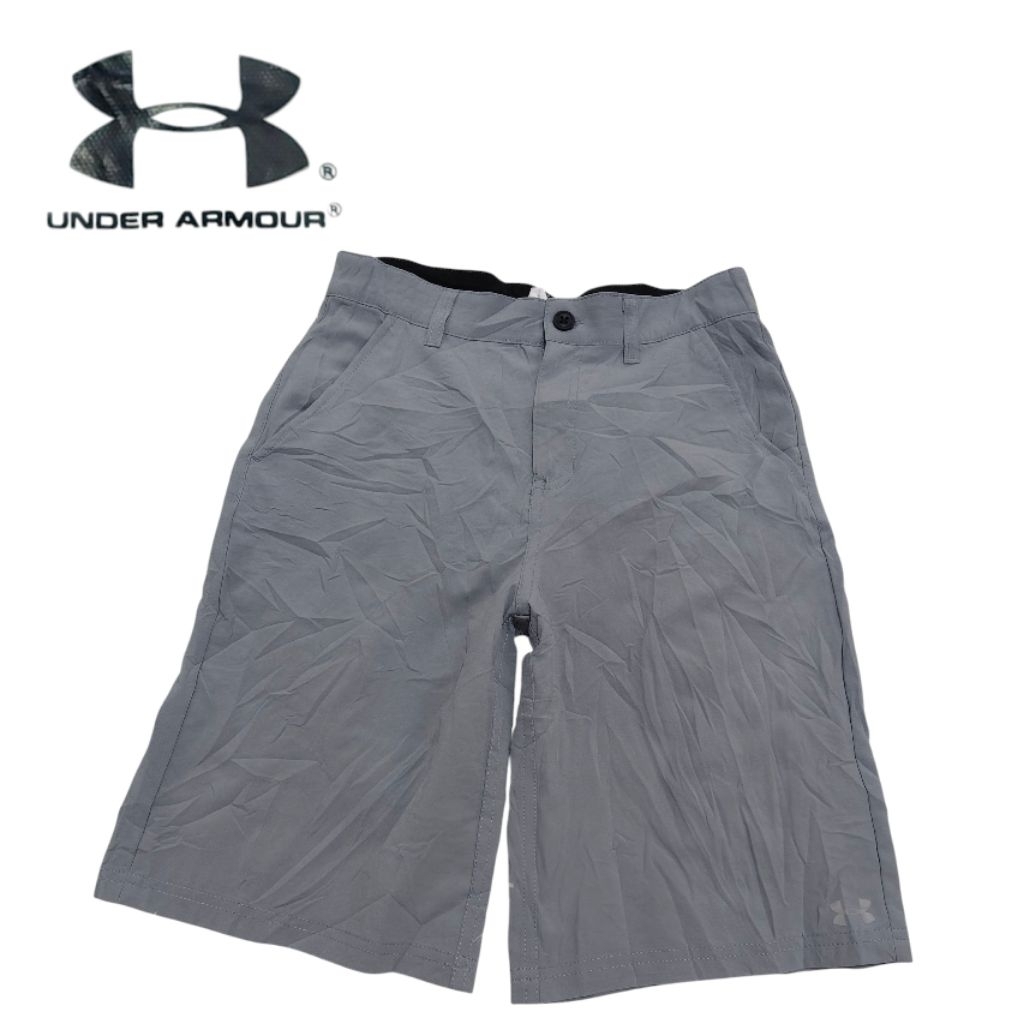 กางเกงขาสั้น UNDER ARMOUR