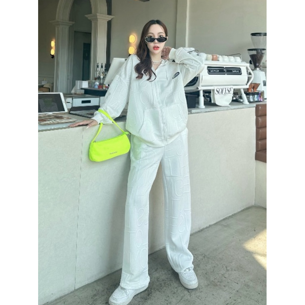 ส่งต่อ ชุดเซ็ต ผู้หญิง ปั้มลายตัวอักษรนูน เสื้อแจ็คเก็ตผู้หญิง + กางเกงขายาว เสื้อกันหนาวแขนยาวมีหมว