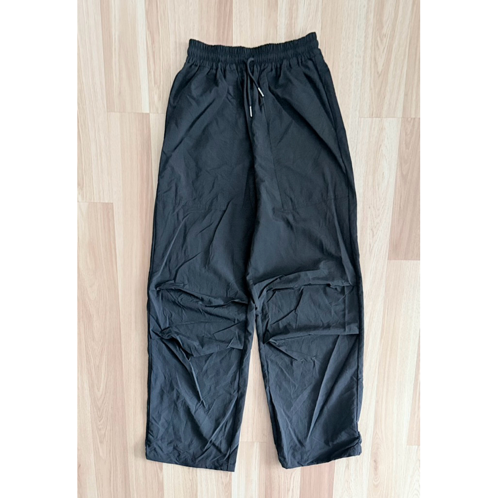 gu cargo pant woman ผ้าร่มดำ