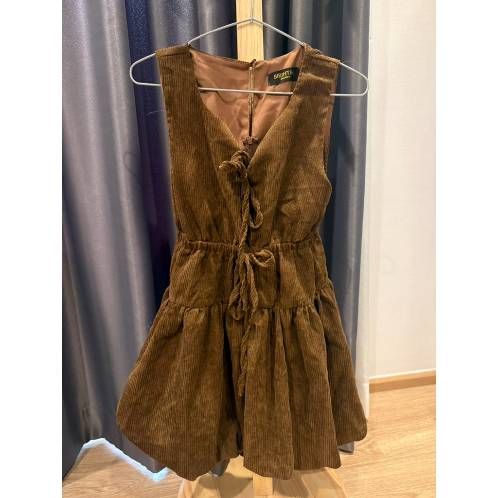 [ส่งต่อ/ใหม่มาก] ชุดกระโปรงบอลลูน ผ้าลูกฟูก Lisbon mini dress จาก sirintra_boutique