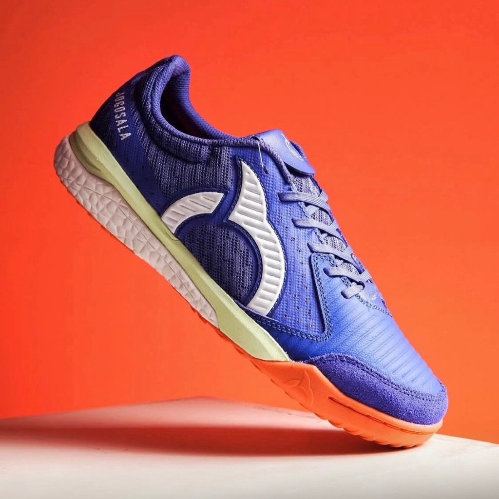 (สินค้าพร้อมส่งในไทย) รองเท้าฟุตซอลตัวท็อปชุดโฟมกันกระแทก3 ชั้น จากอินโดนิเซีย ORTUSEIGHT รุ่น VOLTA V3