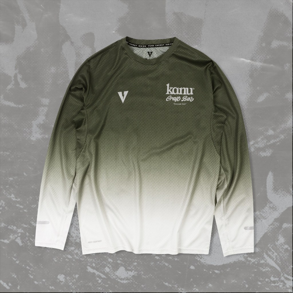 VOLT RUNNING x KANU เสื้อวิ่งแขนยาว รุ่น Acce 003 Running Club สีเขียว