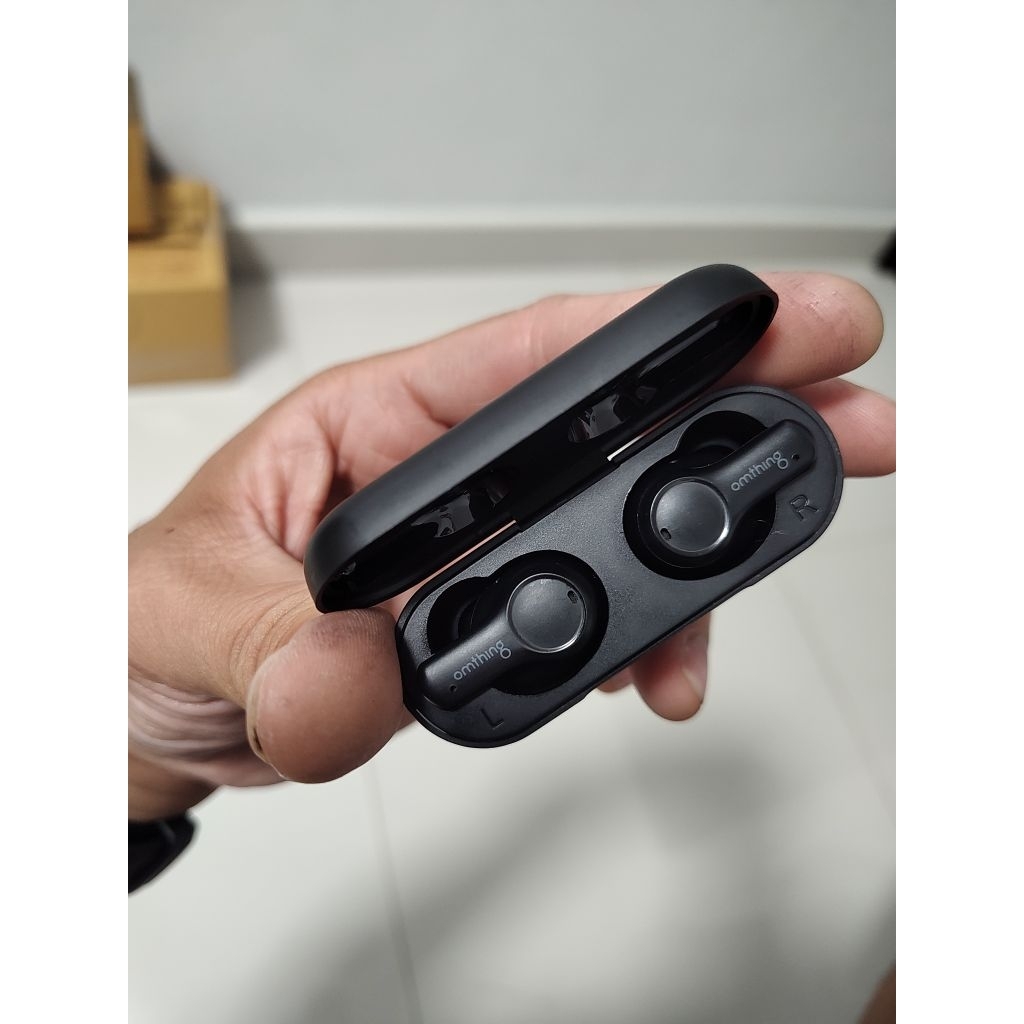 หูฟังบลูทูธ Omthing มือสอง อ่านรายละเอียด