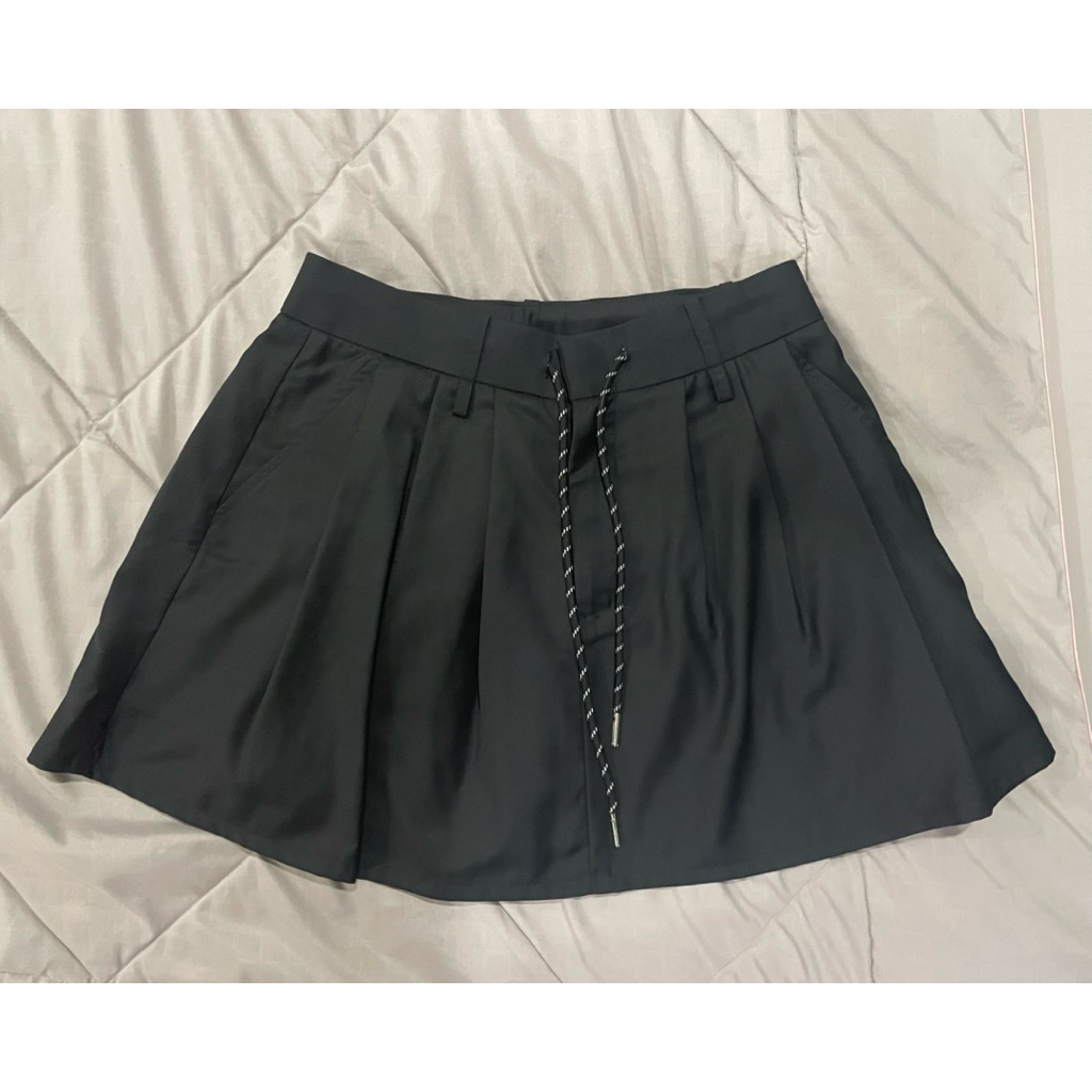 ส่งต่อ Sarin mini skirt มือสอง