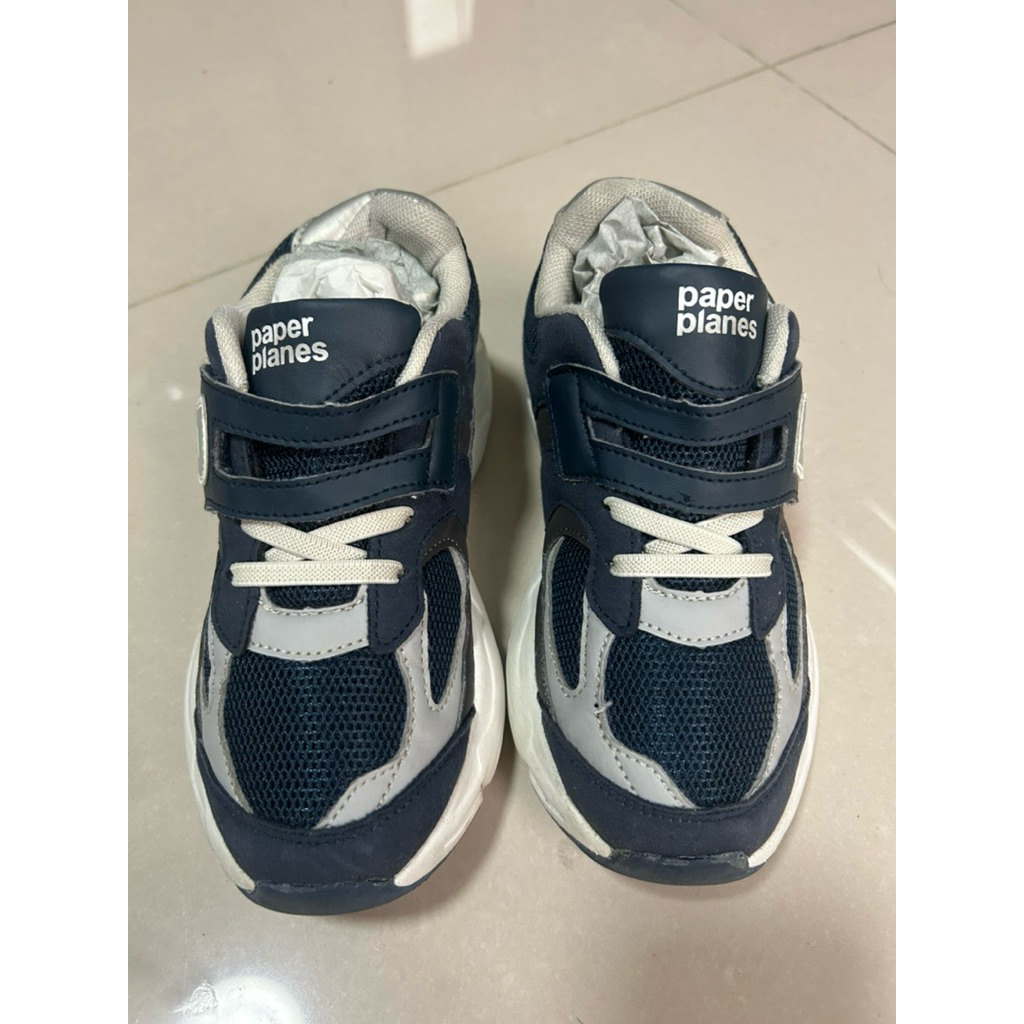 รองเท้าเด็ก PAPER PLANES ไซร์ 30/27 มือสอง ของแท้