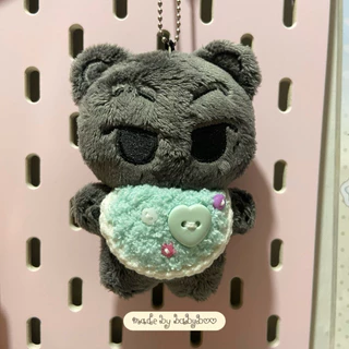 ( พร้อมส่ง ) ผ้ากันเปื้อนไหมพรม | ชุดตุ๊กตา 10 cm