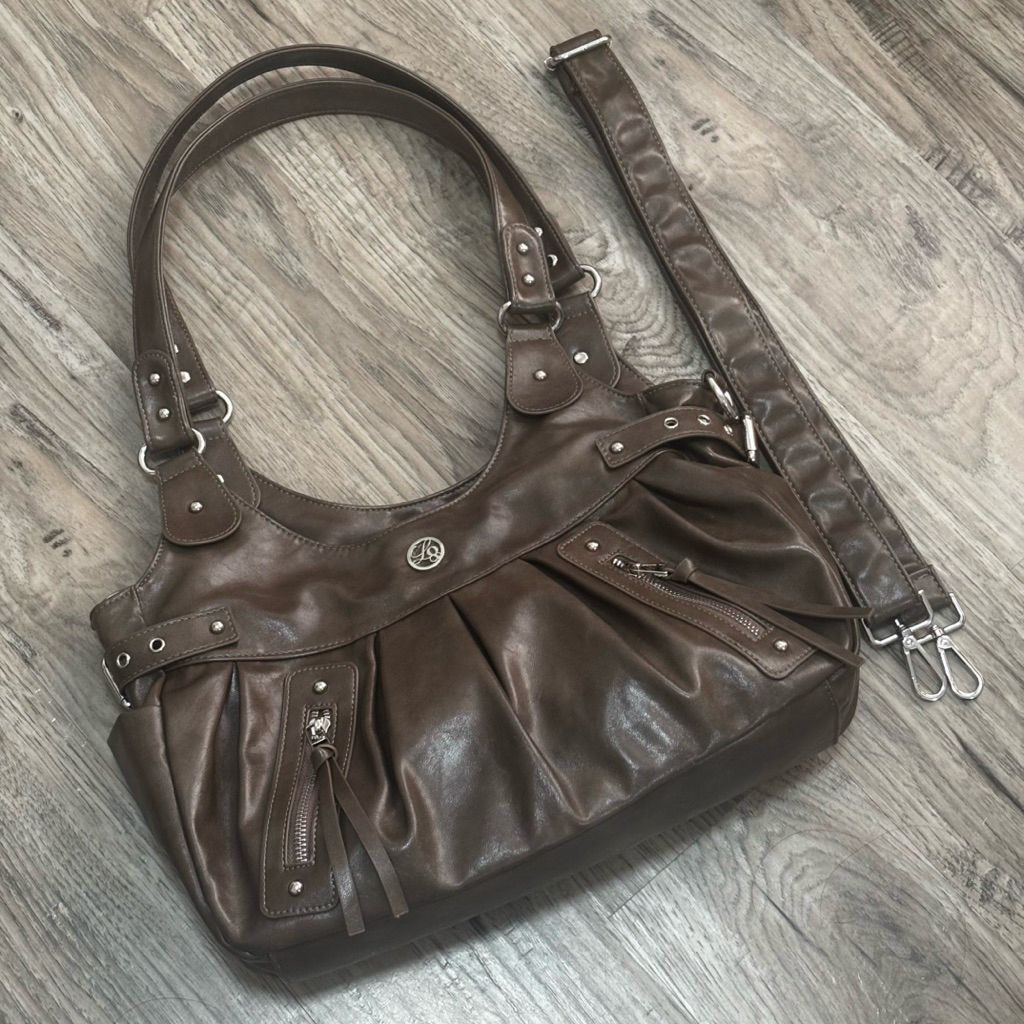 กระเป๋า illigo สี beige มือสอง ของแท้