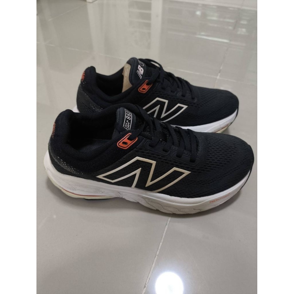 New Balance รุ่น Fresh Foam X 860v14  SIZE 6.5US  23.5 CM สภาพ90% แท้💯