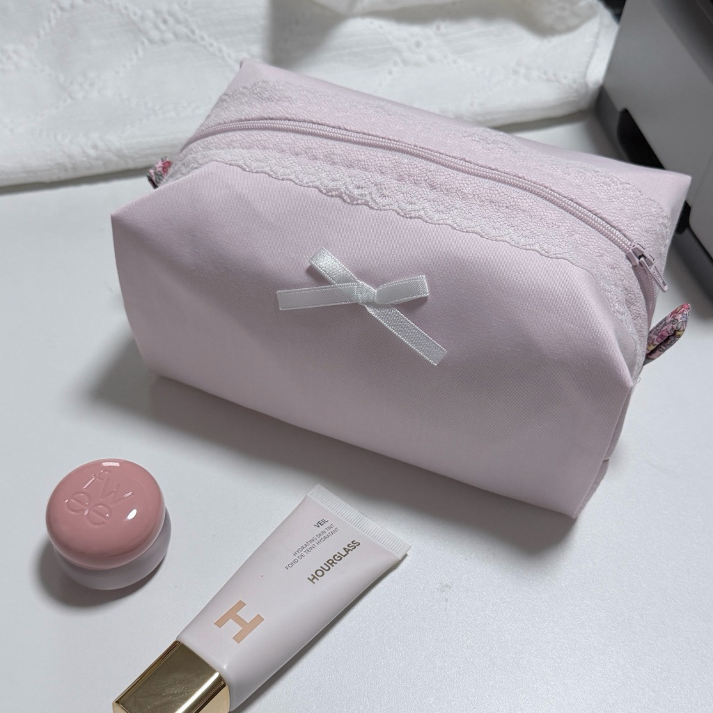 winterwisteria | taffy makeup pouch กระเป๋าเครื่องสำอาง