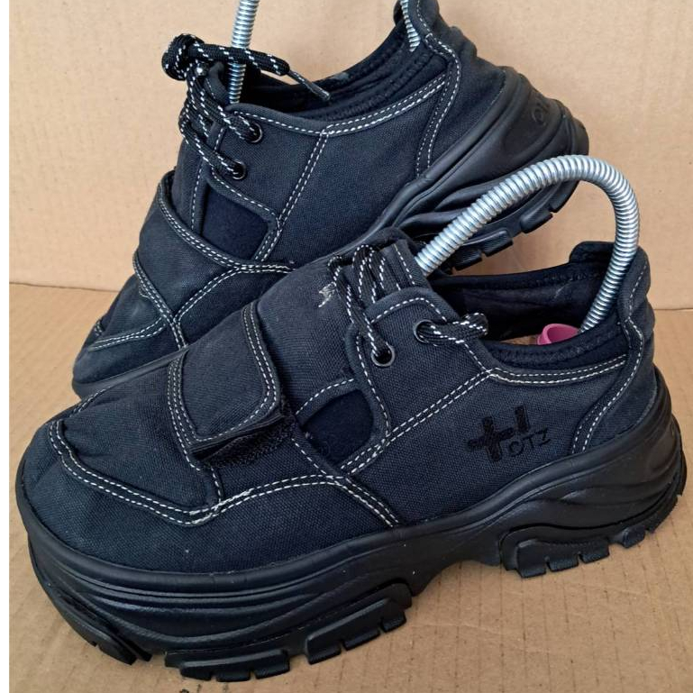 OTZ Shoes รองเท้าลำลองแบบสวมสีดำ size:38/24 cm พื้นเดิม น้ำหนักเบา #มือสอง 800