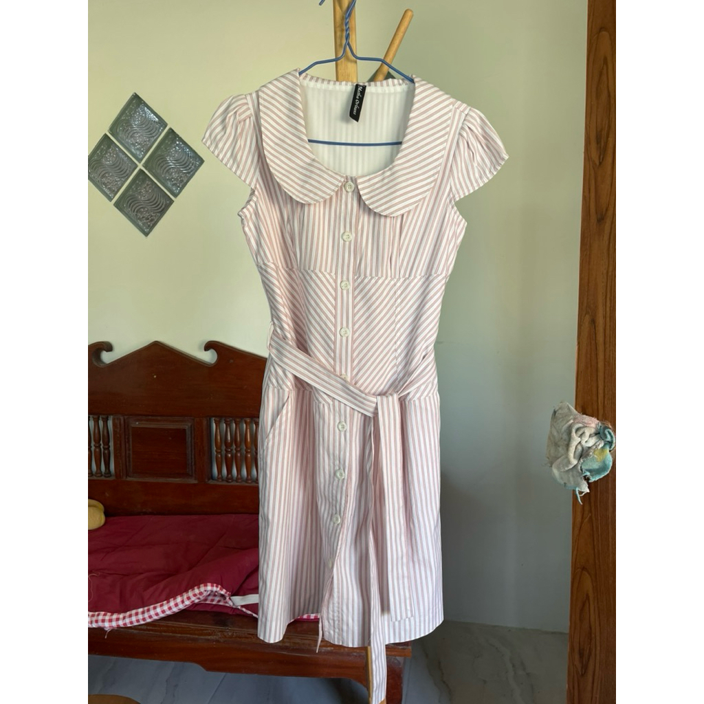 Maths orleans ชุดเดรสคอบัว