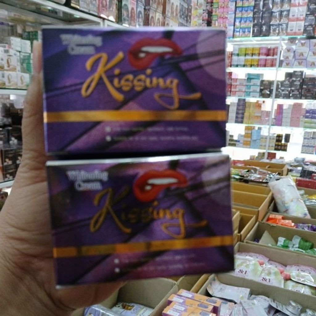 Kissing ไวท์เท็นนิ่ง ครีม สกินแคร์ครีม เดย์ครีมกันแดด SPF 50+++ &เซรั่ม