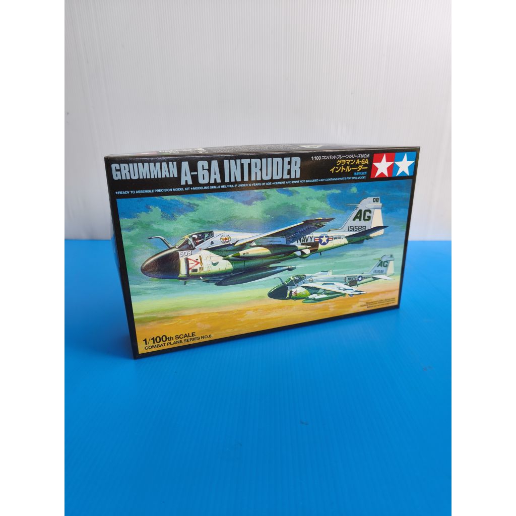ของแท้จากญี่ปุ่น Model ประกอบ เครื่องบิน Grumman A-6A Intruder สเกล 1/100 เครื่องบินโจมตีของกองทัพเร