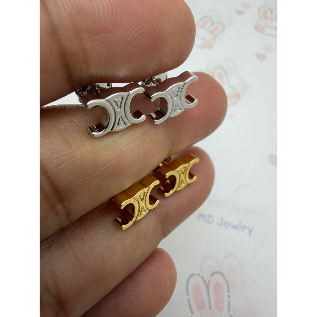พร้อมส่ง ต่างหู C ติดหู มีสองสี สีเงินและสีทอง งานเกรดพรีเมี่ยม ใส่ได้ทุกวัน ไม่แพ้ ไม่คัน มีสองสี สีเงิน/สีทอง