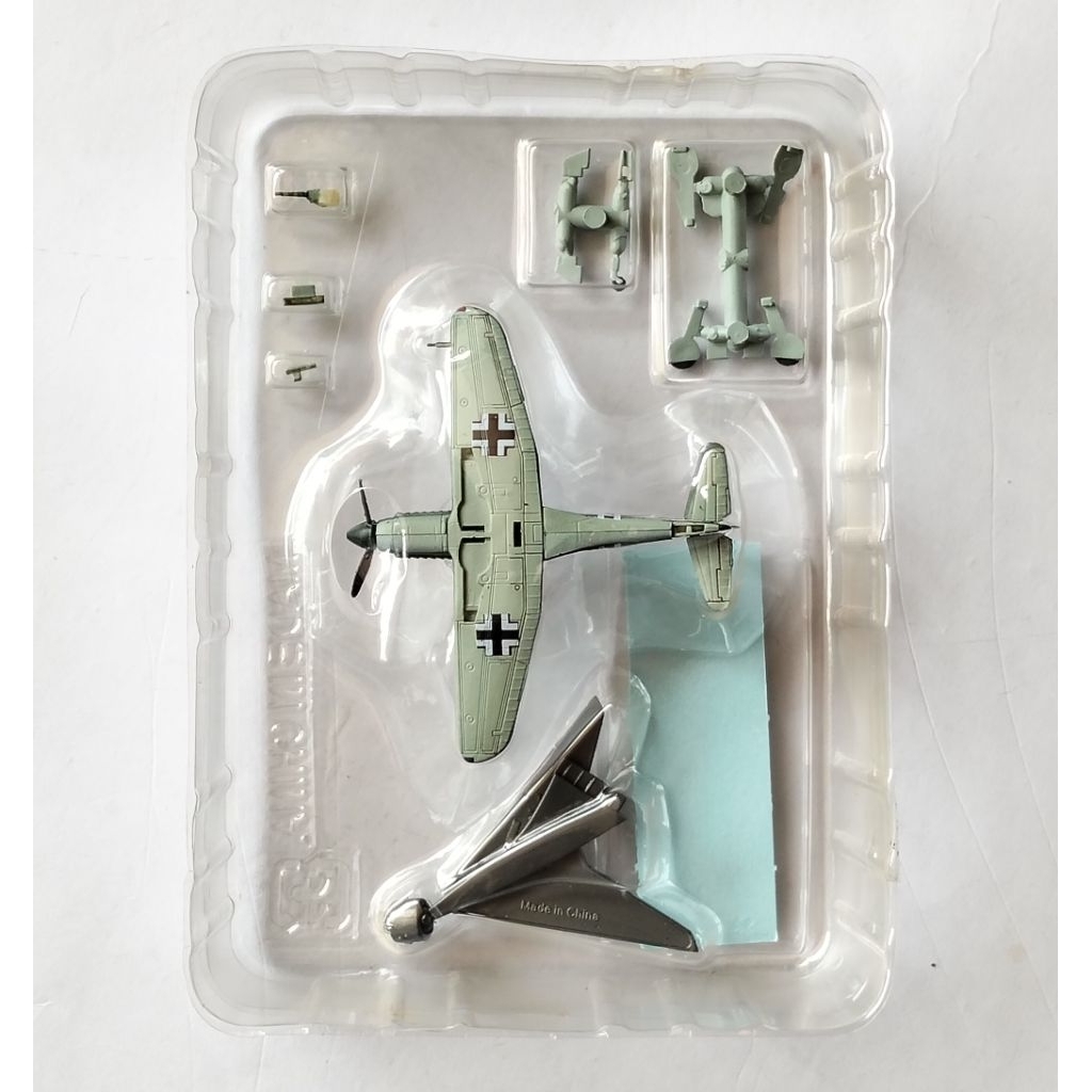 B. HEINKEL HE 100D - 1 / F-toys confect