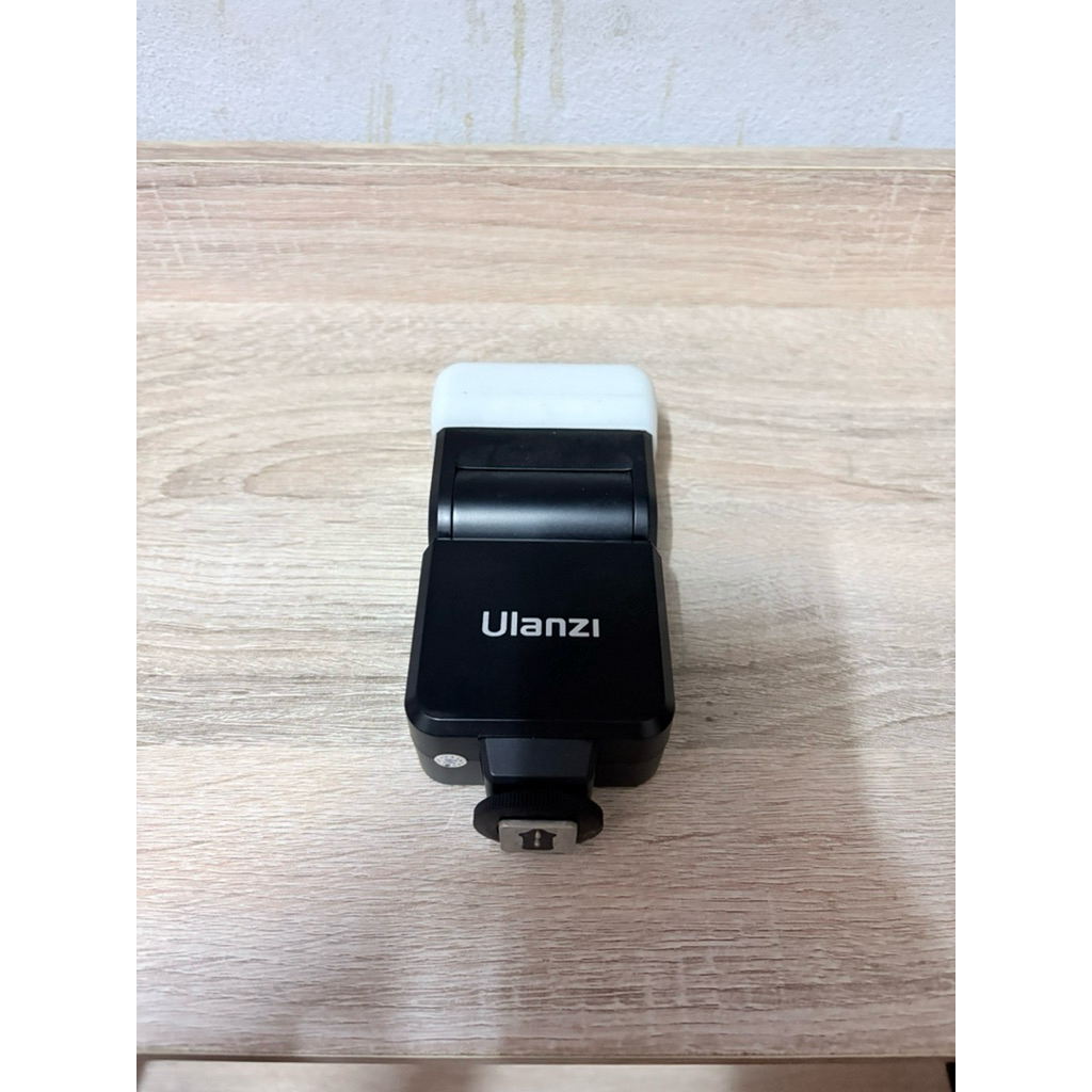 Ulanzi F32 (used) แฟลชกล้องจิ๋วแต่แจ๋ว สภาพสวย น้ำหนักเบา พกพาสะดวก พร้อมส่ง