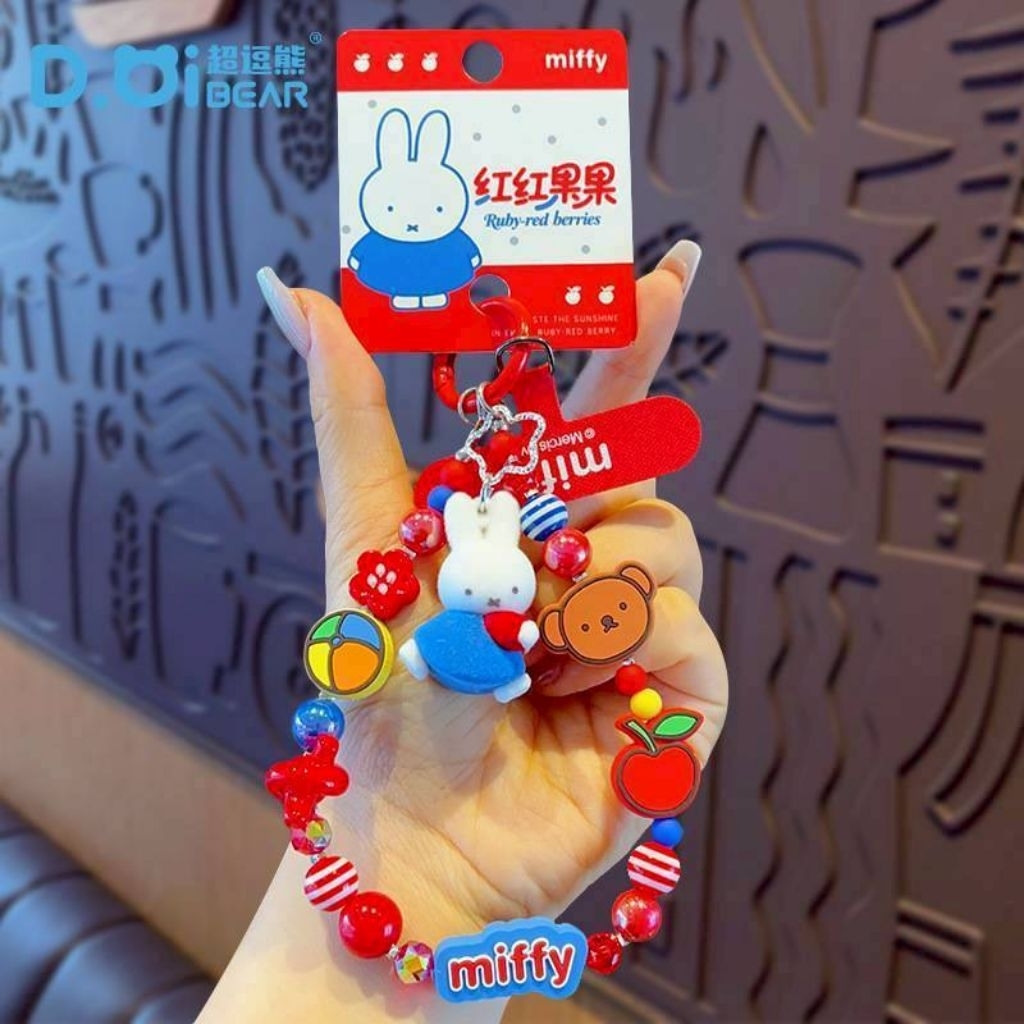 สายห้อยโทรศัพท์ Miffy สินค้าลิขสิทธิ์​แท้​ 💯​💯​💯​ ประดับด้วยลูกปัด​ สายคล้องมือ มี​ 4 ลาย​ ราคา 189​ บาท