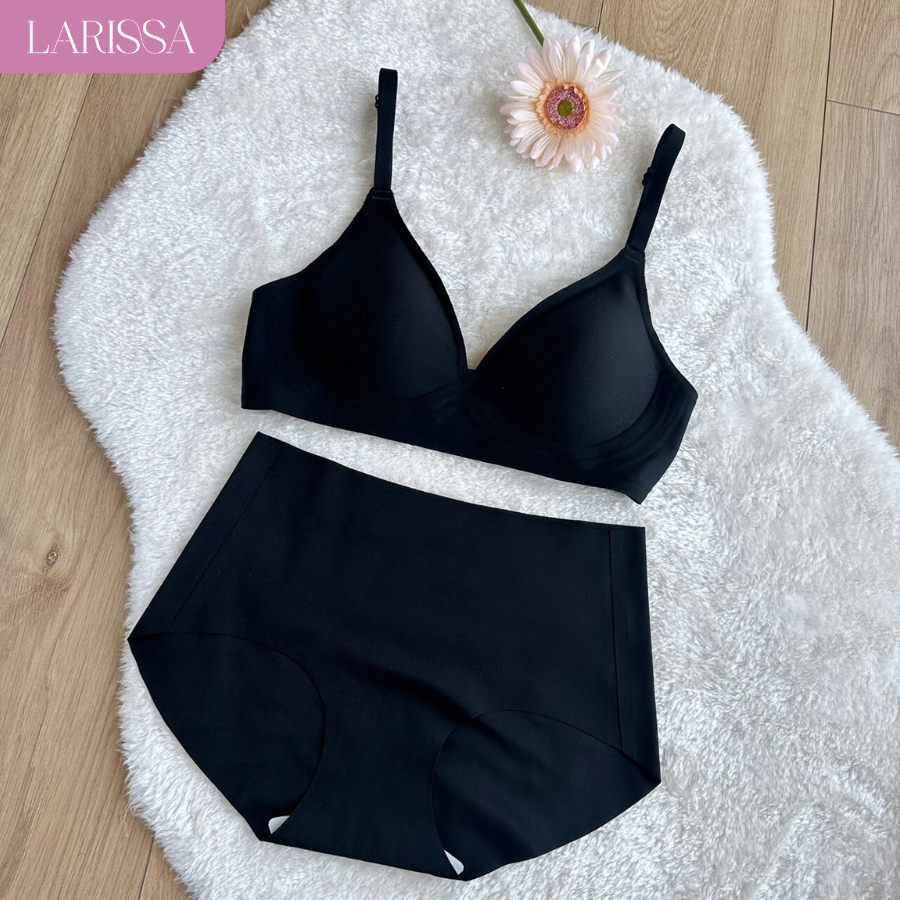 LARISSA (เซตบราใส่สบาย-สีดำ) TINY-V BASIC BRA + BASIC PANTY บราไร้โครง พร้อมกางเกงชั้นในเข้าเซต