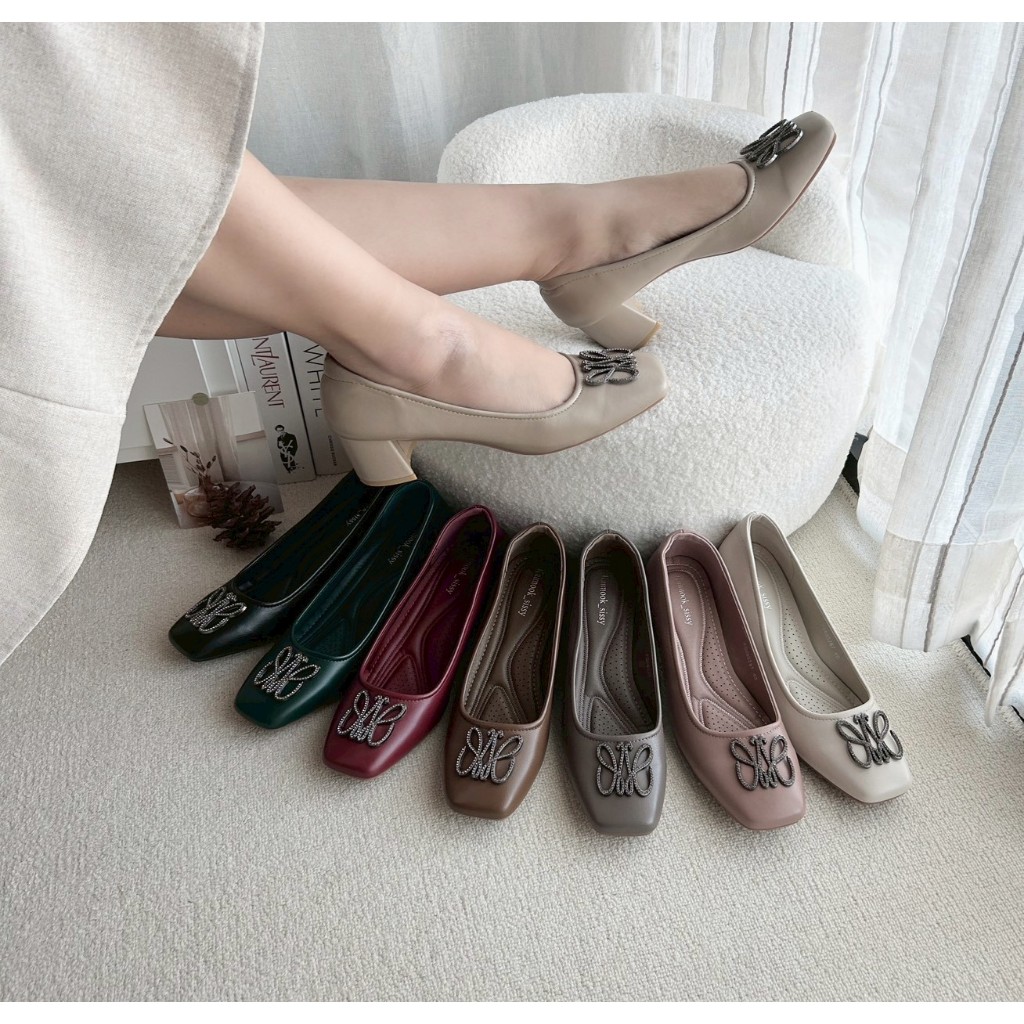 รองเท้าคัทชู ปลายตัดแต่งอะไหล่ Block Heels ส้นสูง2นิ้ว รองเท้าKaimooksissy ks680287