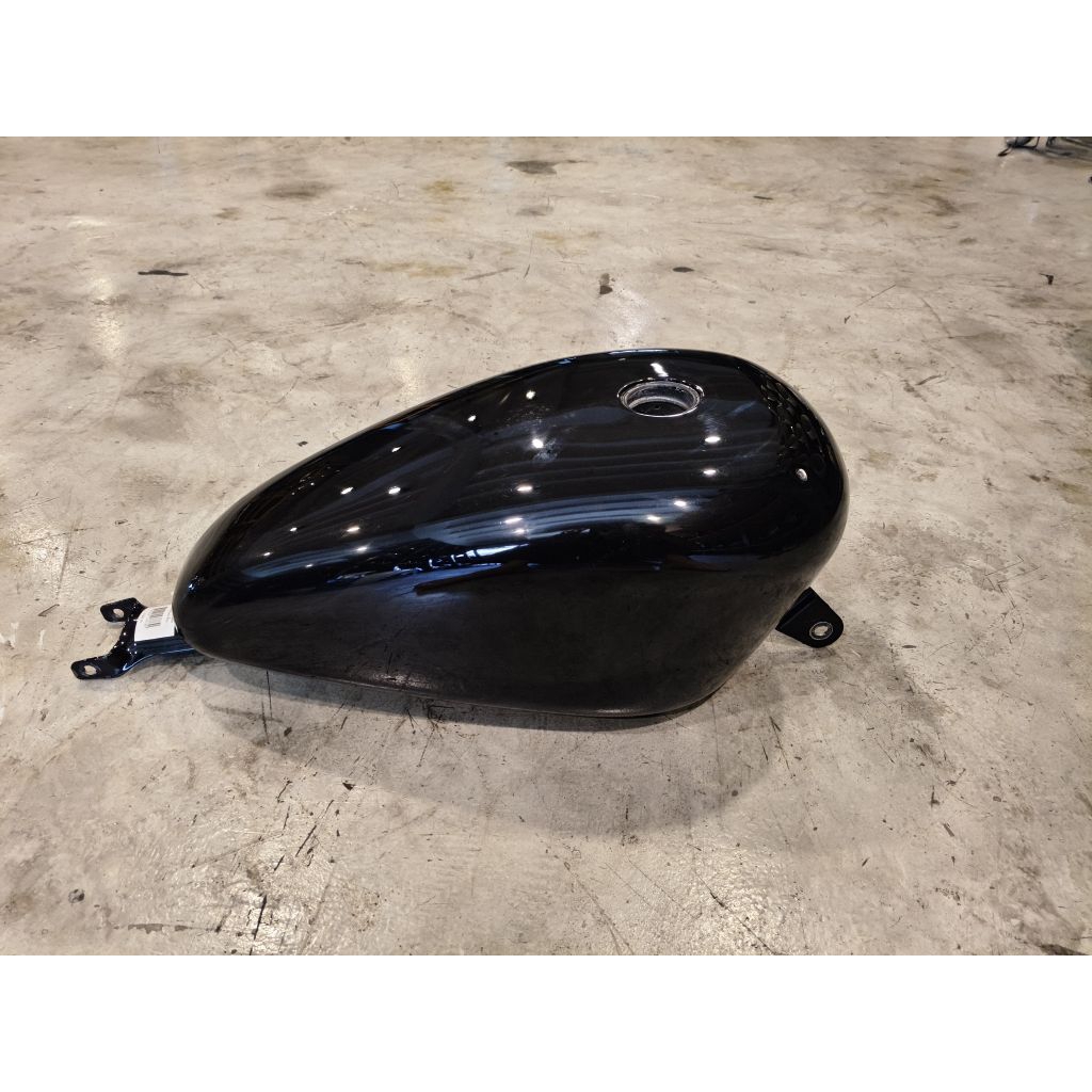 ถังน้ำมัน IRON883 Harley Davidson 577730