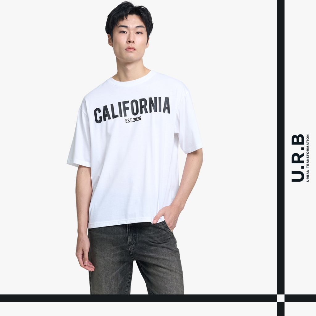 URBAN : MEN'S OVERSIZED GRAPHIC TEE เสื้อยืดโอเวอร์ไซส์ผู้ชาย รุ่น 1UTMT5080 สี ไวท์ - White