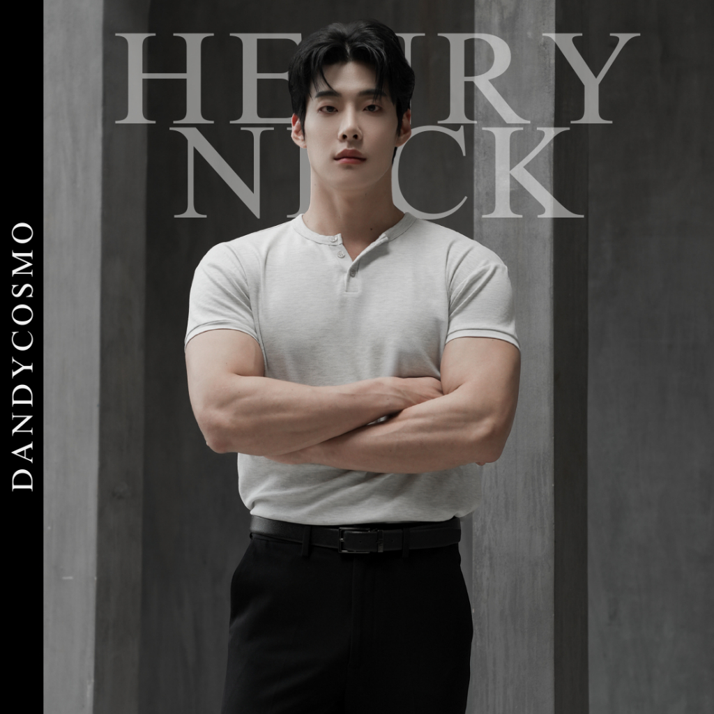 DANDY COSMO |เสื้อยืด Muscle Fit รุ่นกระดุมหน้า HENRY NECK ON CLOUD รุ่นอัพเกรด T-Shirt DANDY COSMO