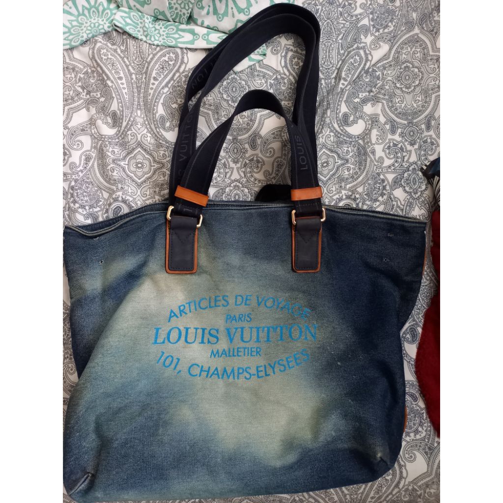 Lvvvvv voyage กระเป๋าผ้ายีนส์