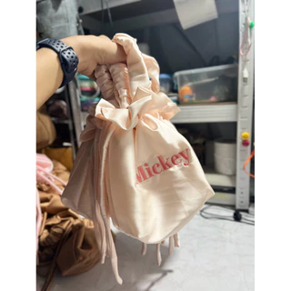 cross hand bag กระเป๋าคล้องแขน ผ้าซาตินพีช หูรูด ผ้าหรูหรา สัมผัสนุ่ม ตัวในมีซับให้ ใส่ของได้จุ