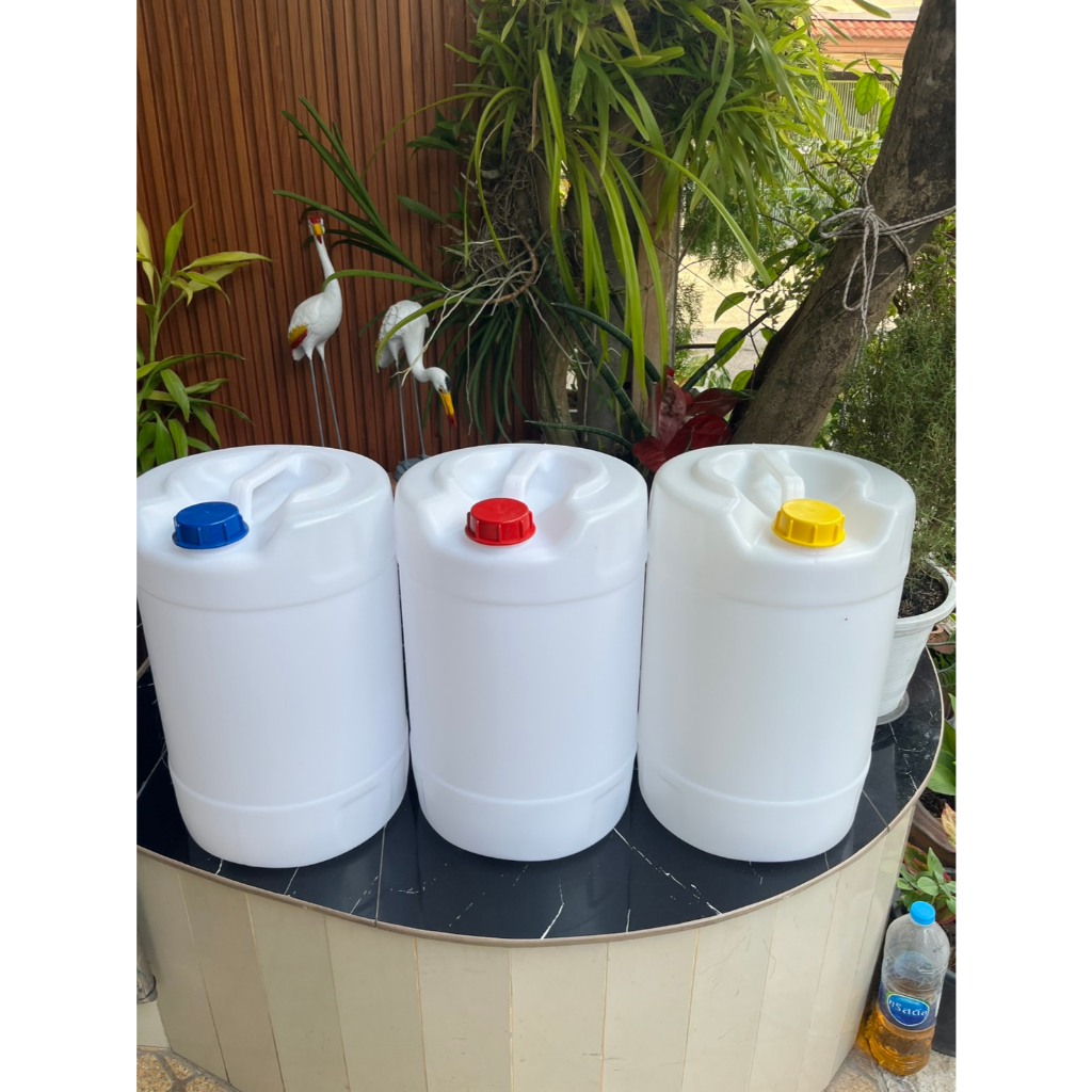 แกลลอน 20 ลิตร สีขาวใส มือสองสภาพเหมือนใหม่ หนา ทนทาน ทรงกลม ขนาดบรรจุ 20 ลิตร ราคาต่อใบ (ไม่เกิน 4 ใบ/1คำสั่งซื้อ)