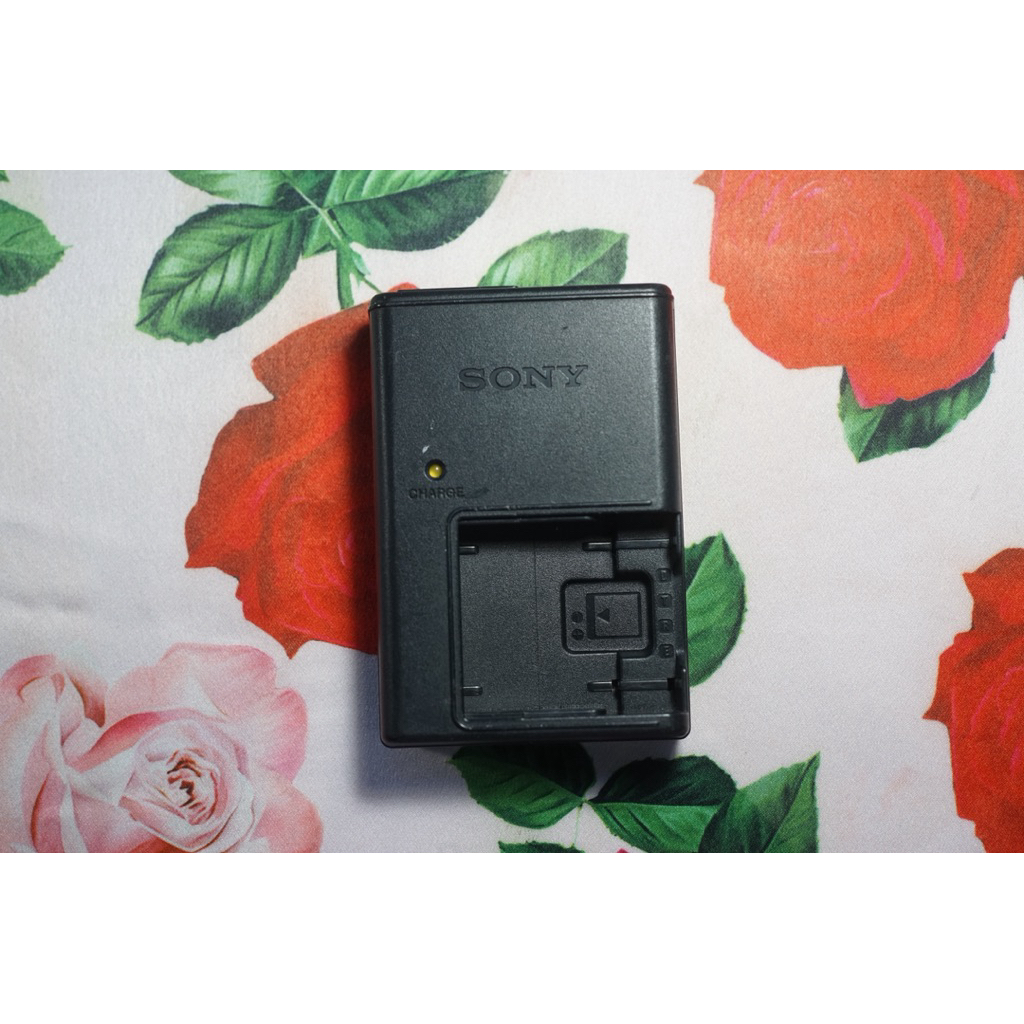 ที่ชาร์จ Sony พร้อมแบต Type T (Sony BC-CSD Battery Charger พร้อมสาย ( D T R E Battery )