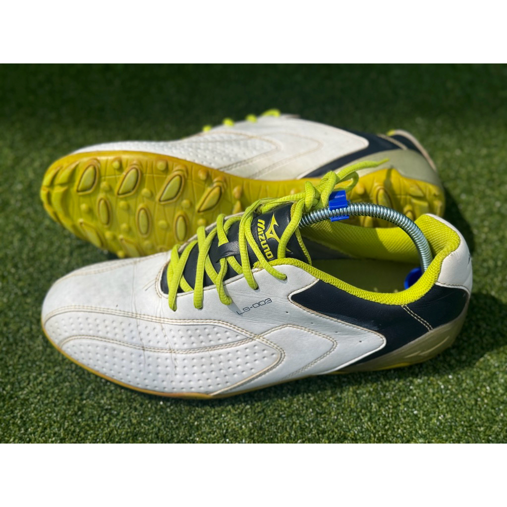 รองเท้าฟุตบอล  Mizuno มือสอง ไซส์ 26.5 วัดจริง 27.5 (รหัส006152)
