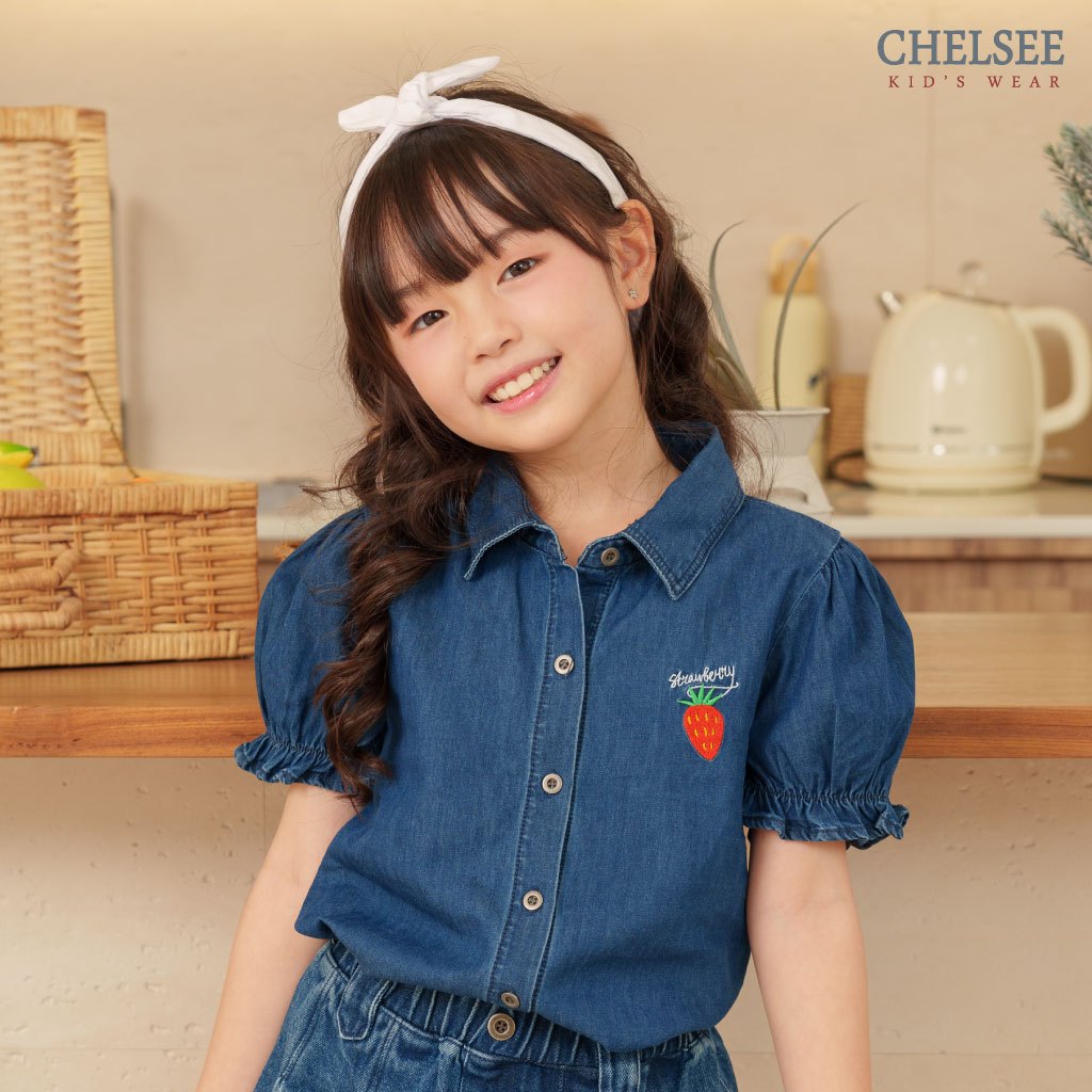 Chelsee เสื้อเชิ้ตยีนส์ แขนตุ๊กตา ปักสตรอเบอร์รี่ ยีนส์นิ่ม เบา อายุ 1.5-10ปี เด็กผู้หญิง เสื้อผ้าเด็กโต รุ่น 238224