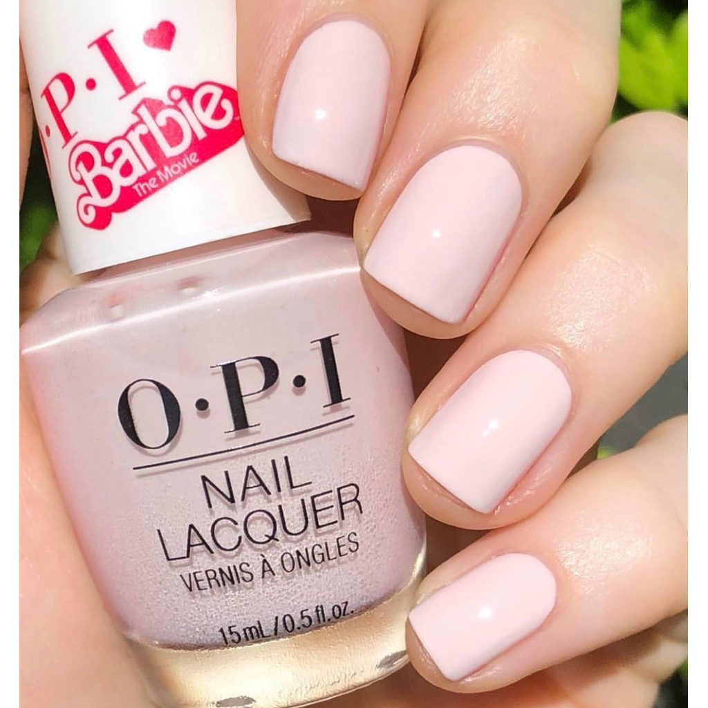 พร้อมส่ง OPI Bon voyage to reality นู๊ดเบาๆ นู๊ดขาวมีชมพูนิดๆ แพงผู้ดีโอลด์มันนี่ สะอาดๆ จาก opi x barbie  แท้ 💯%