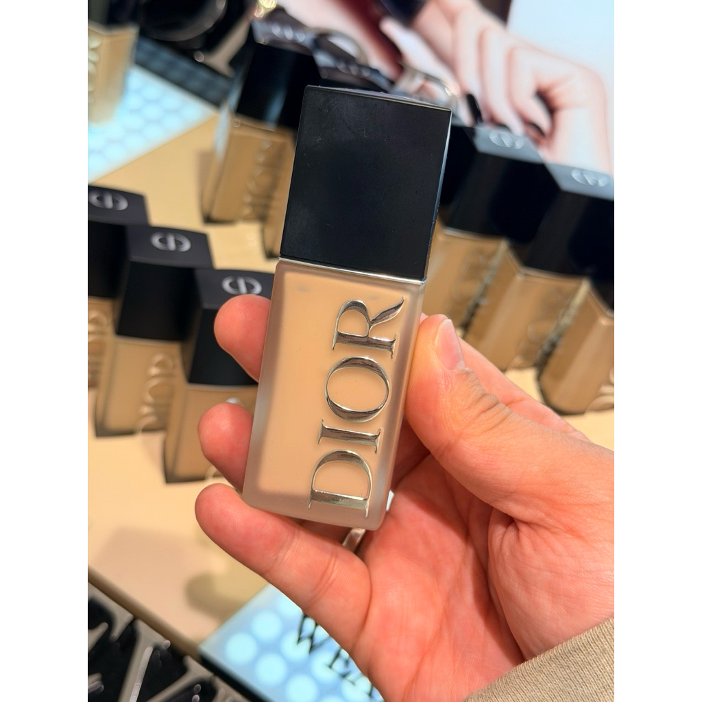‼️ของแท้จากญี่ปุ่น‼️MATTE/GLOW DIOR FOREVER FOUNDATION รองพื้นดิออร์รุ่นคุมมัน ช่วยลดเลือนรูขุมขน ปรับสีผิวให้สม่ำเสมอ