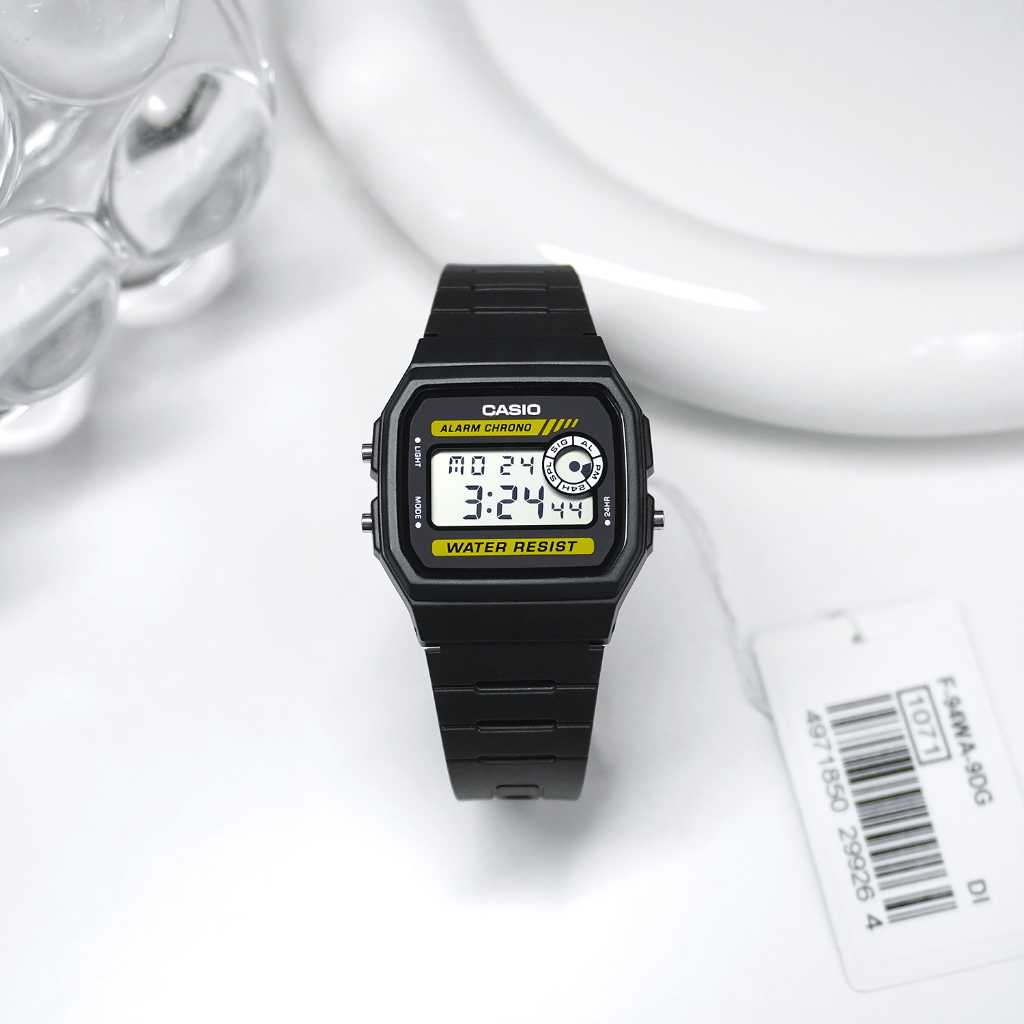 Casio Standard Digital นาฬิกาข้อมือ สายเรซิ่น รุ่น  F-94 (F-94WA-8,F-94WA-9)