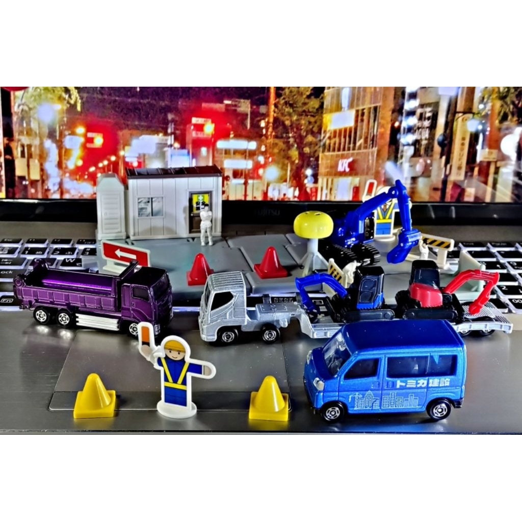 TOMICA Let's build a town! TOMICA Town Construction Site Set