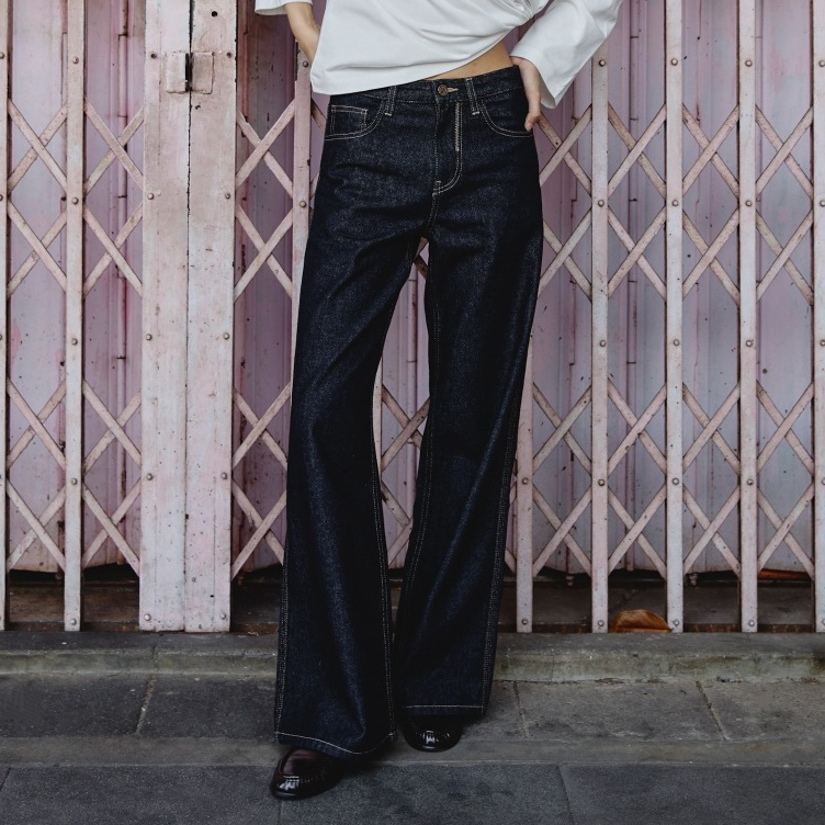 EXTRACURRICULAR | Lowrise Wide leg Jeans กางเกงยีนเอวต่ำขากระบอกปลายบาน