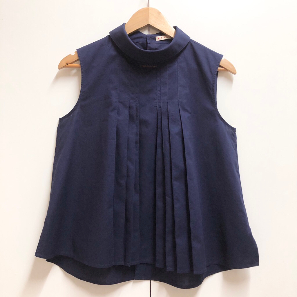 Uniqlo x marni เสื้อแขนกุด สีกรม งานตามหา งานหายาก ป้าย M มือสอง