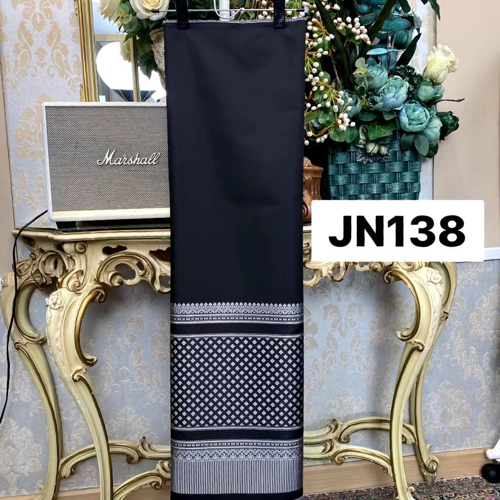 JN138 ผ้าไหมเเกมฝ้าย งานทอลาย การบินไทยดำยกเงิน ขนาด 2 หลา