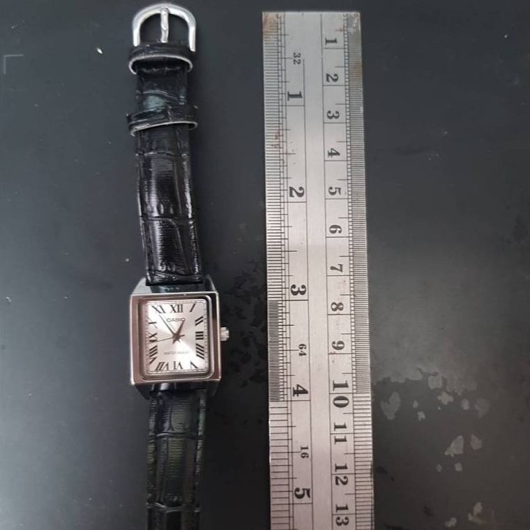 Casio LTP-V007L-7B1 มือสองไม่ค่อยได้ใส่ สภาพเหมือนเดิมสายเดิมทุกประการ มีกล่องจากร้านค้าให้