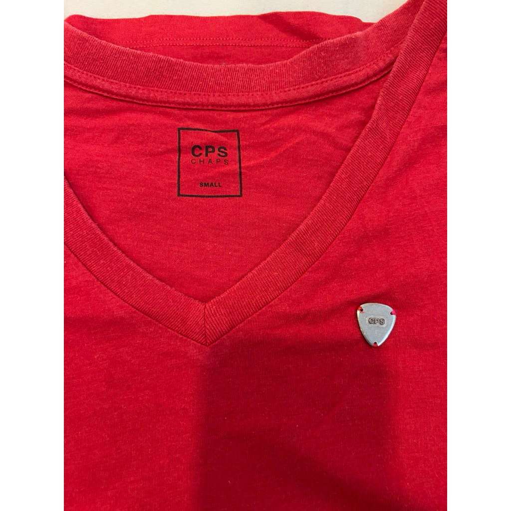 เสื้อแบรนด์สีแดงคอวี cps (s) แท้จากช็อป✅