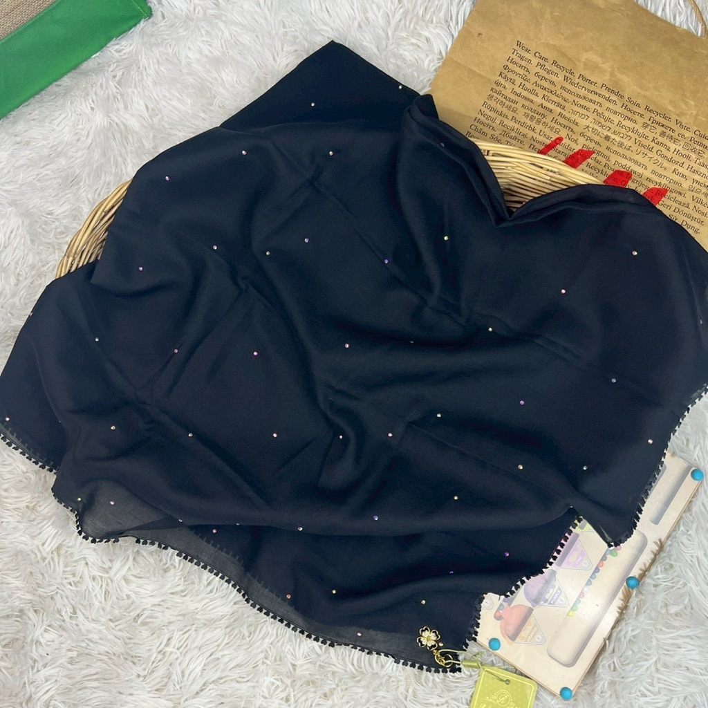 ✨บาวาเพชร ฮิญาบริมลูกไม้  หลาสกู ผ้าบาวา ผ้าวอยส์ เพชรกระจาน ริมลูกไม้ เก๋ น่ารัก ฮิตมาก