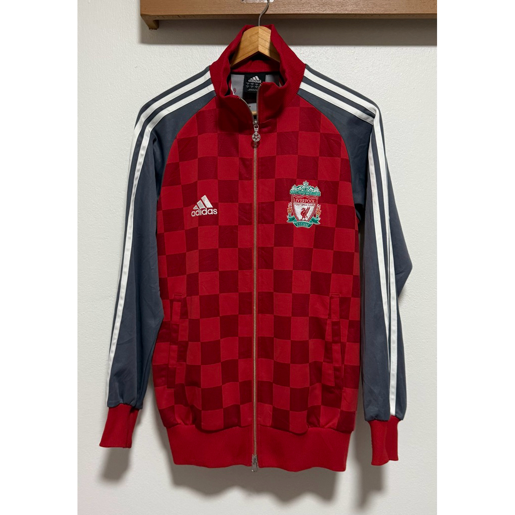 เสื้อแจ็คเก็ต  Adidas  ลิเวอร์พูล แดงตารางตัดเทาแถบขาว สาวกหงส์แดงต้องจัด 44/28