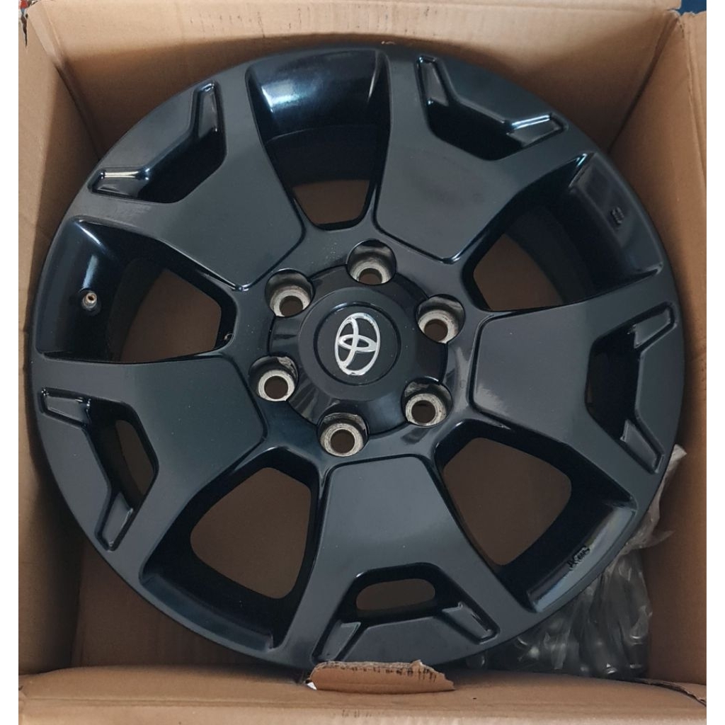 ล้อแม็ก Toyota Revo rocco