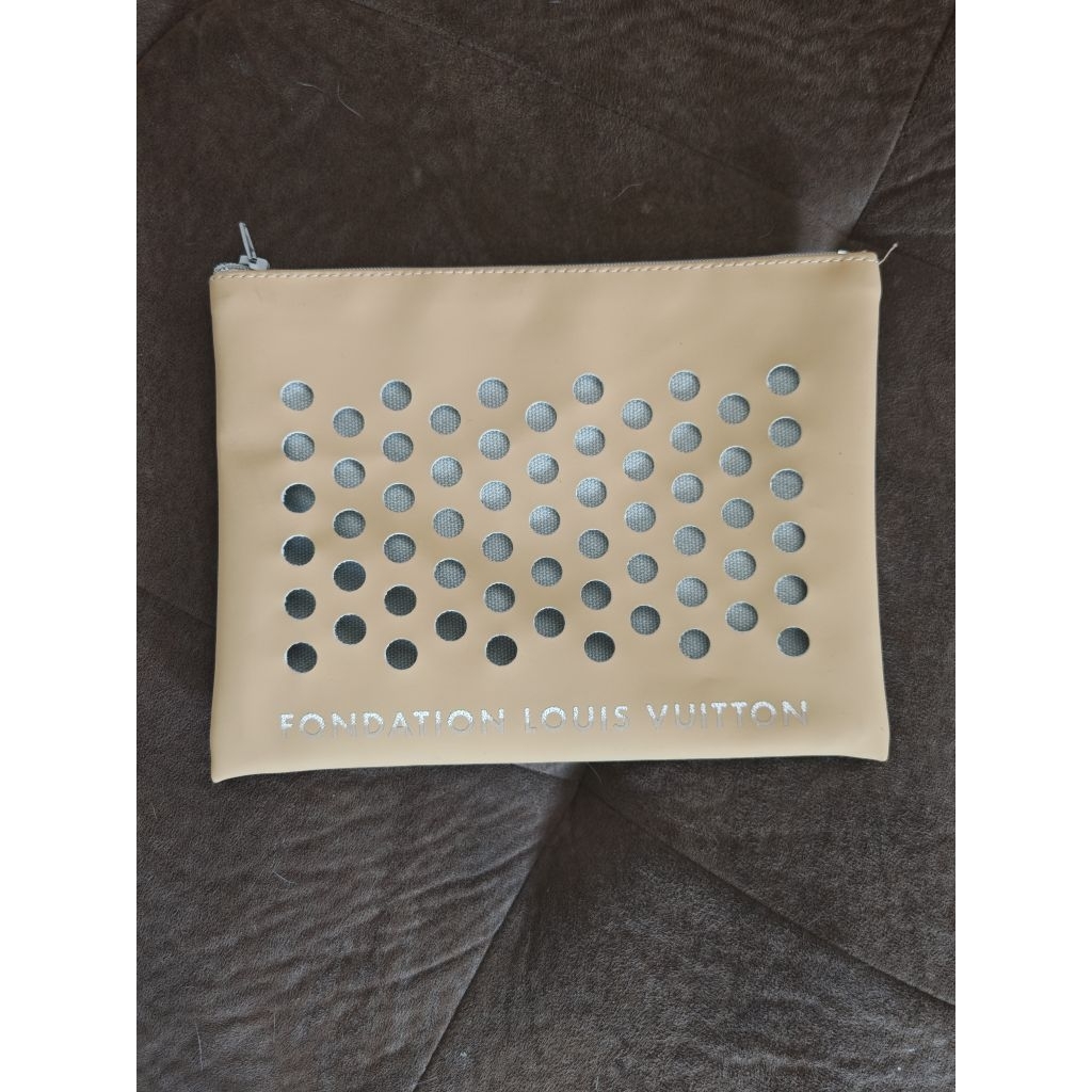 กระเป๋าFoundation​ louis​ Vuitton​ Camel​ Clutch​
