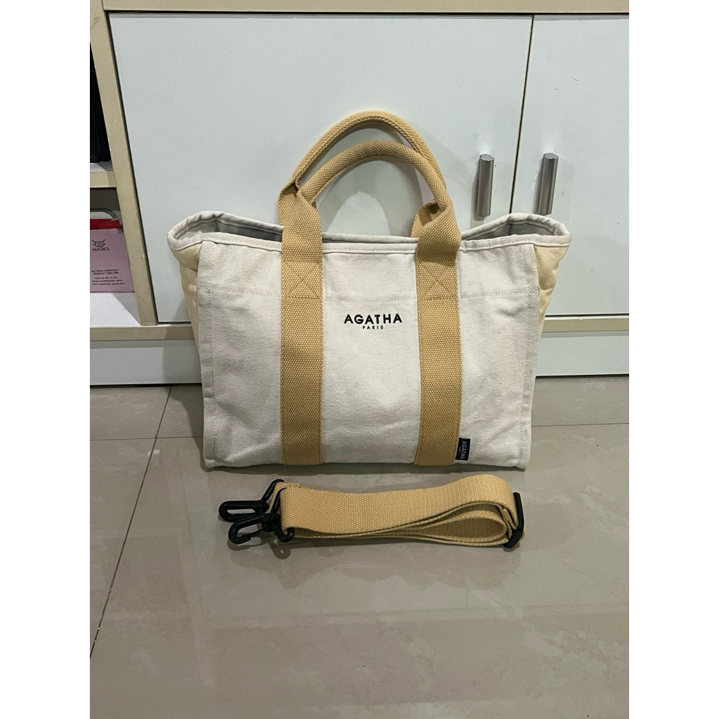 กระเป๋า AGATHA มือสอง
