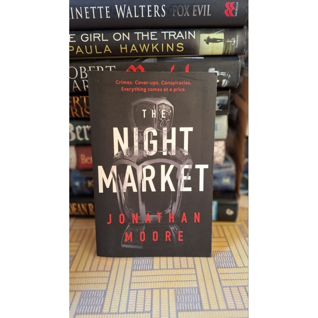 นิยายภาษาอังกฤษ The night market (มือสอง)